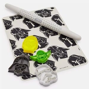 NEW Star Wars™ W&P 6-Piece Baking Set